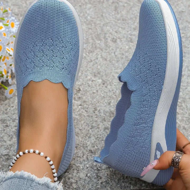 GINA | LIGHTWEIGHT &amp; COMFORTABLE WALKING SNEAKERS