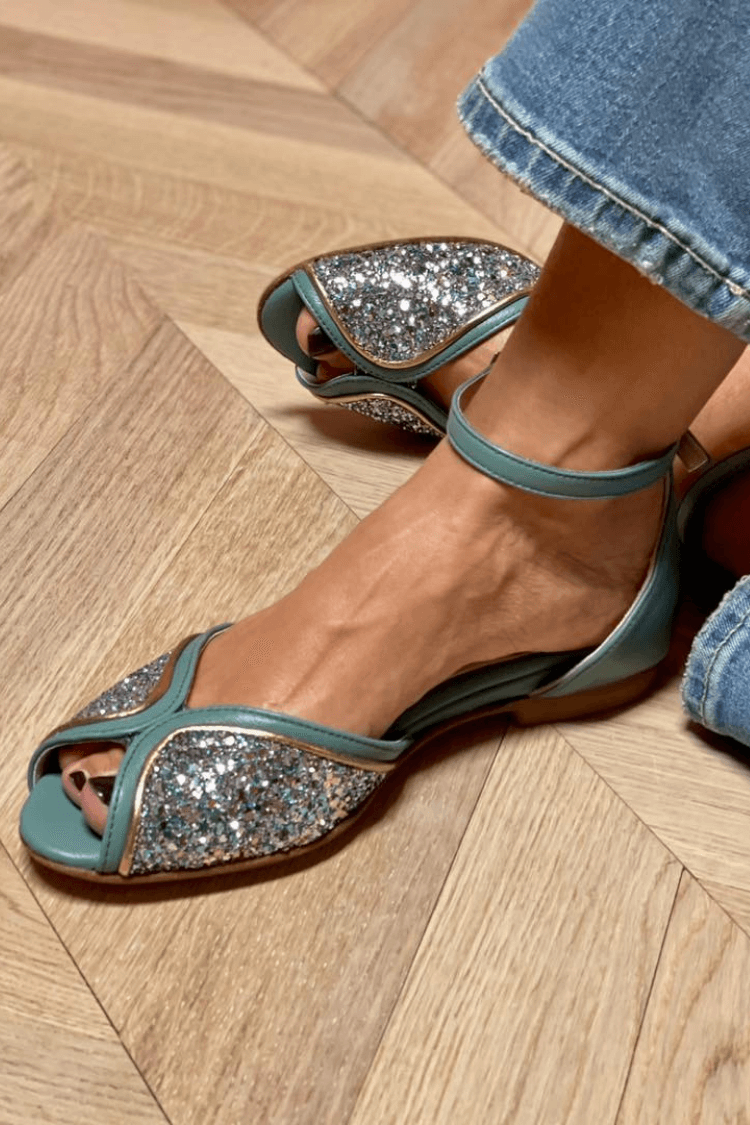 BIANCA | GLOSSY FLAT SANDALS