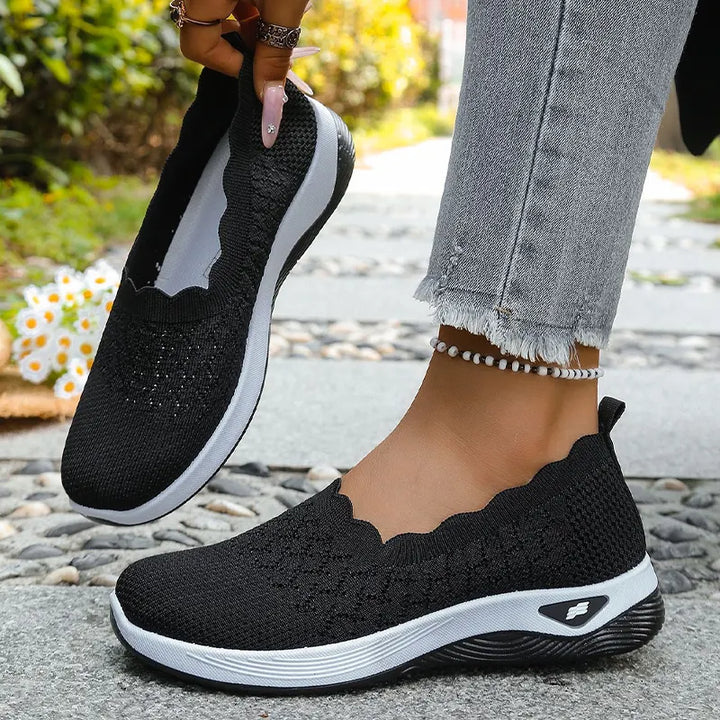 GINA | LIGHTWEIGHT &amp; COMFORTABLE WALKING SNEAKERS