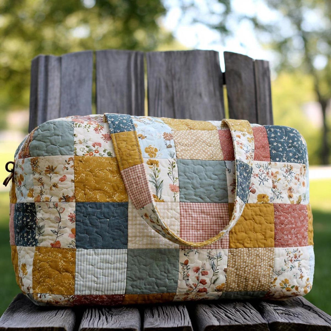 CALM NATURE | QUILTED DUFFLE BAG
