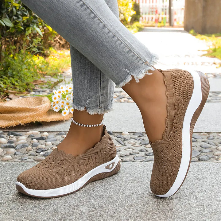 GINA | LIGHTWEIGHT &amp; COMFORTABLE WALKING SNEAKERS