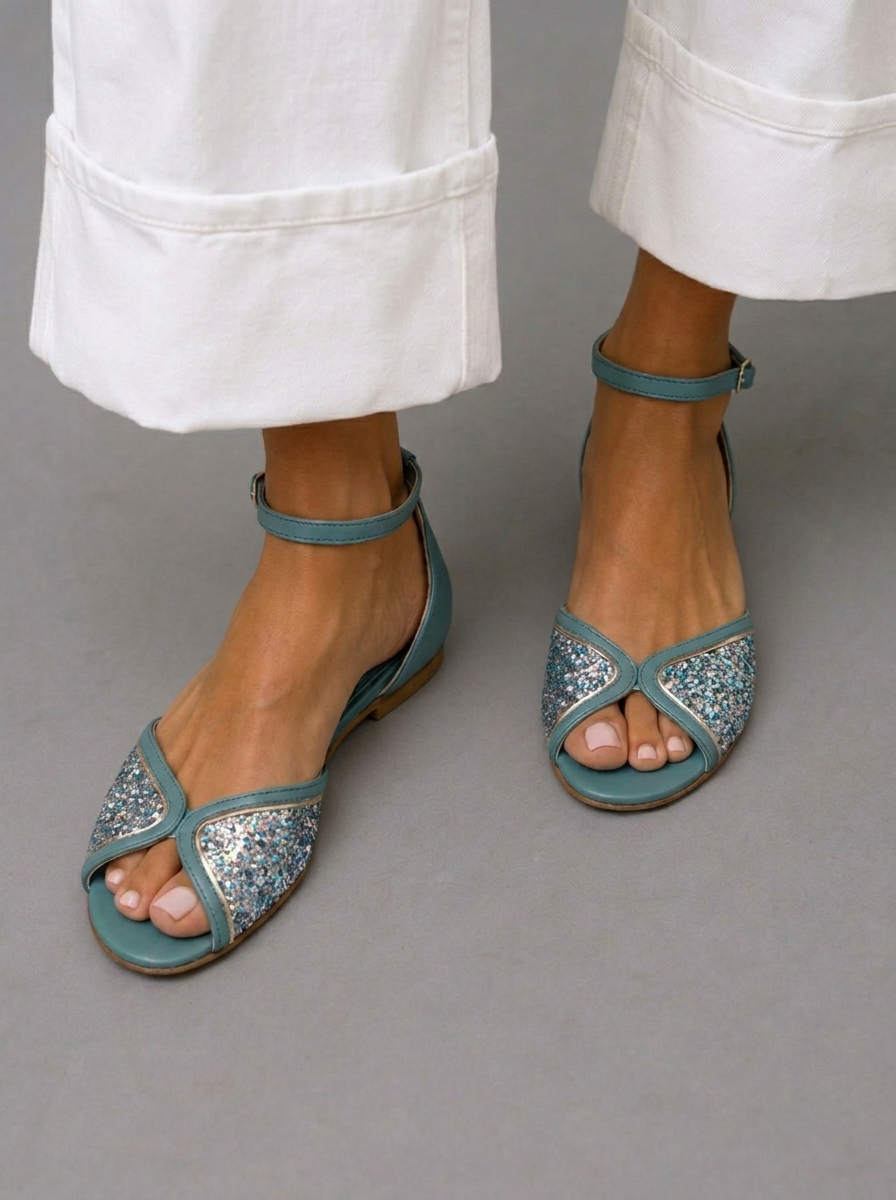 BIANCA | GLOSSY FLAT SANDALS