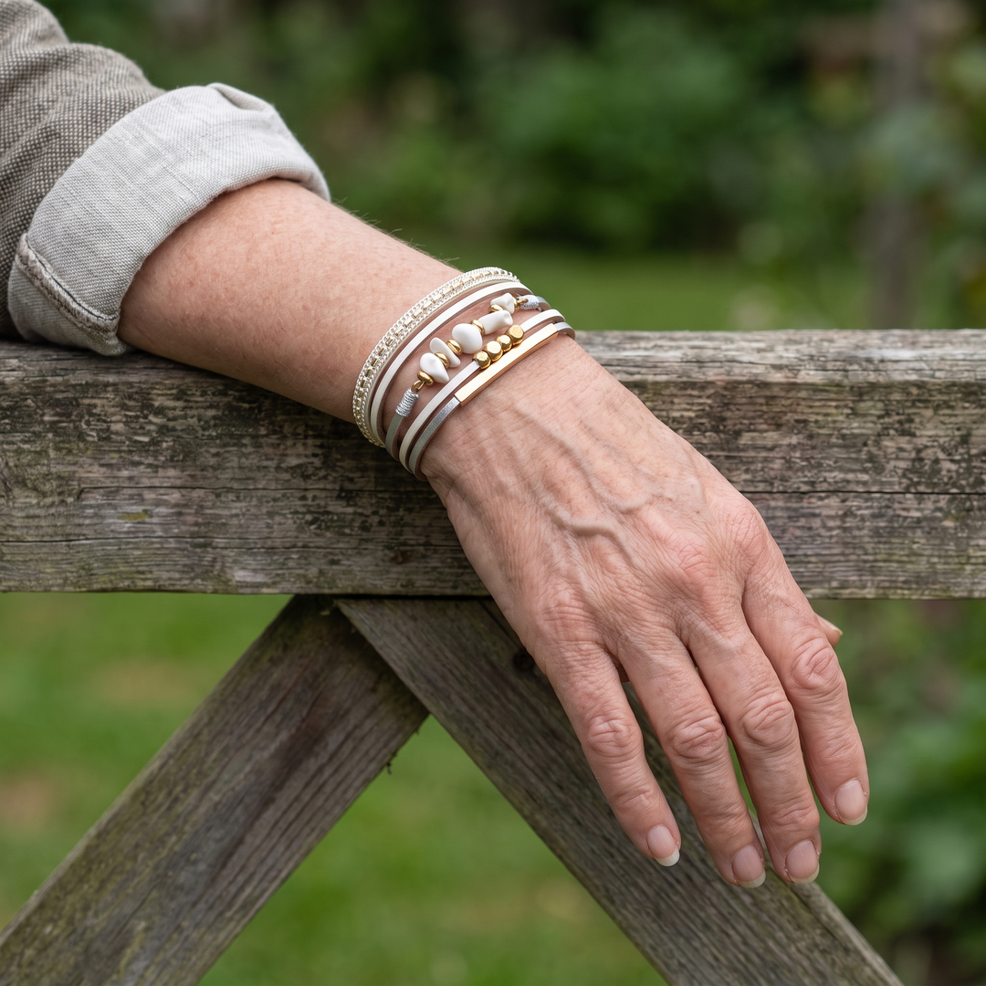 PRIMROSE | WHITE STONE CHIP FAUX LEATHER BRACELET
